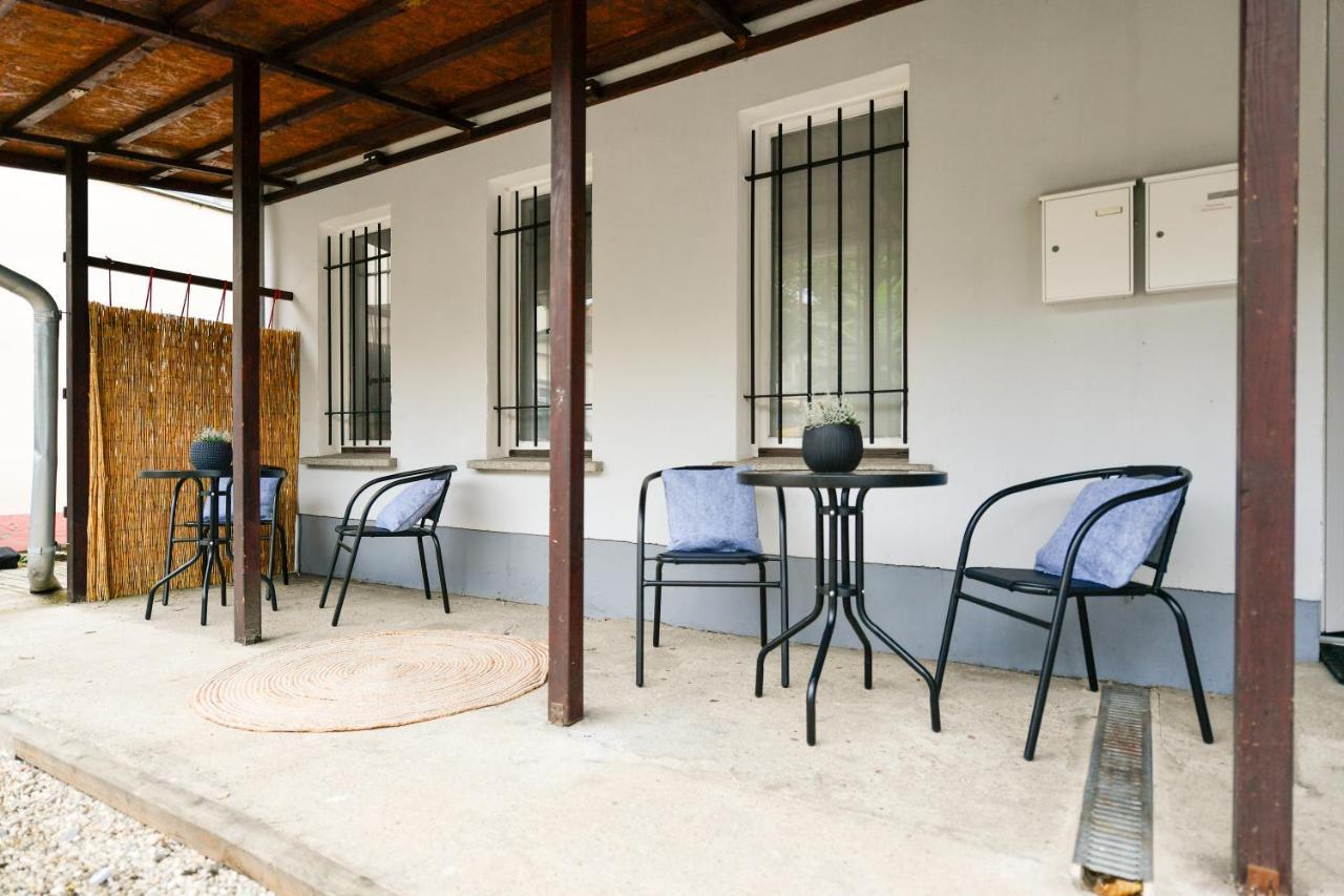 Fuerst-Pueckler-Apartment_Bis 6 Personen_Waschmaschine_Kueche_2X Parkplaetze_Terrasse_Netflix Κότμπους Εξωτερικό φωτογραφία